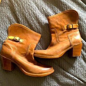 Frye boots size 9.5. Hardly worn